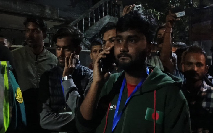 মিরাবাজারে 'পর্যবেক্ষক' পরিচয়ে কেন্দ্রে প্রবেশের চেষ্টা, আটক ৩