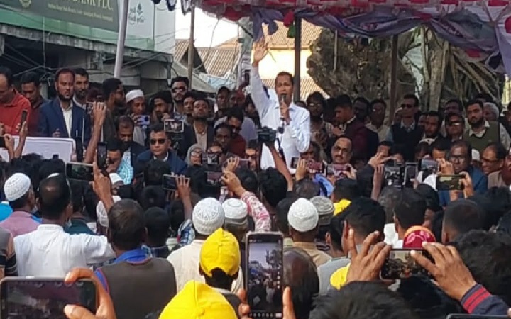 জামালগঞ্জে বিএনপির প্রার্থী কামরুজ্জামান কামরুলের  নির্বাচনী জনসভা