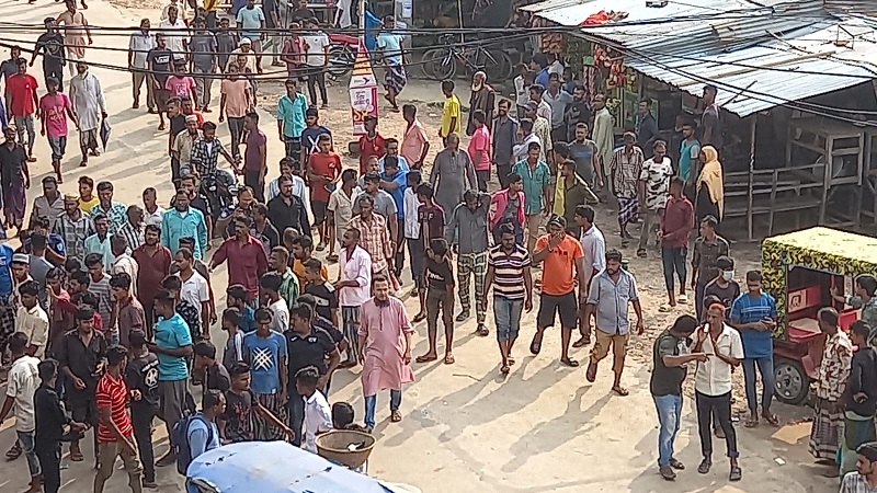 ১০ টাকা নিয়ে নবীগঞ্জে সংঘর্ষ, ব্যবসা-প্রতিষ্ঠান ভাঙচুর