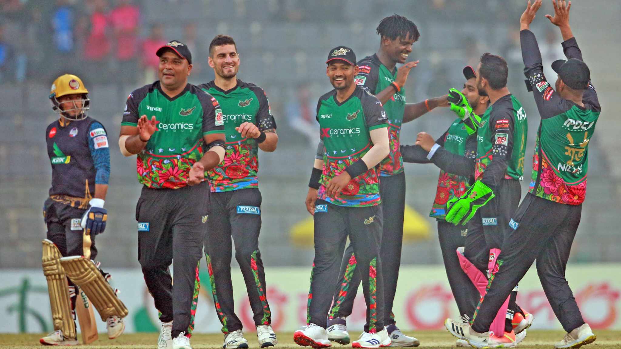 দুর্দান্ত ঢাকাকে হারিয়ে নিজেদের মাঠে সিলেটের প্রথম জয়