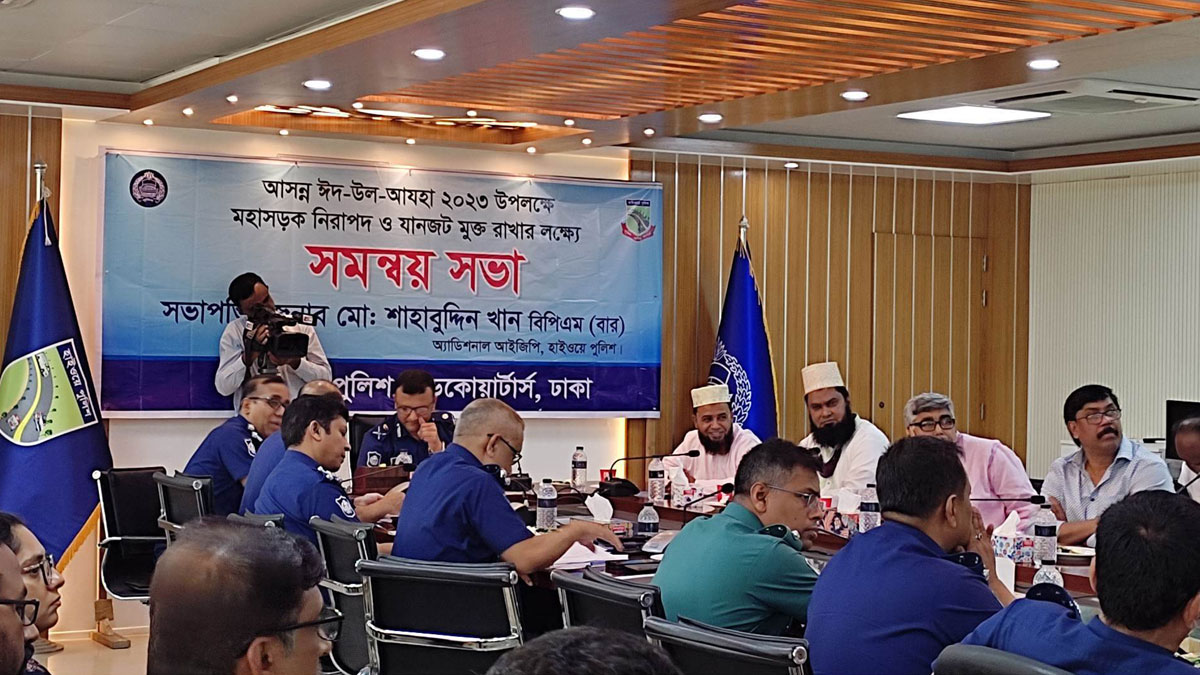 পশুবাহী গাড়ি থামানো যাবে না হাইওয়েতে