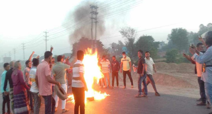 সিলেটে হরতাল সমর্থনে পিকেটিং, গাড়ি ভাঙচুর