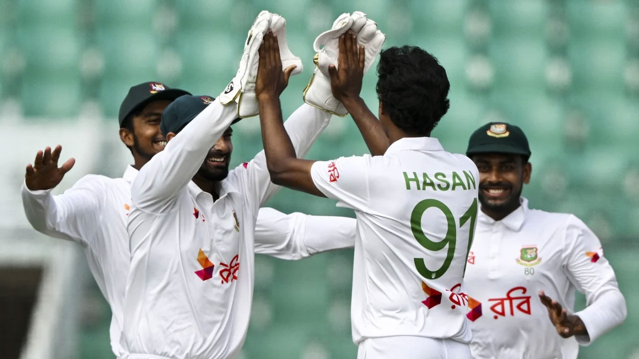 বাজে ফিল্ডিংয়ে হতাশাময় দিন কাটালো বাংলাদেশ