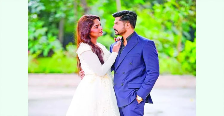 নিলয়-হিমির প্রথম প্রেমের গল্প নিয়ে বিতর্ক
