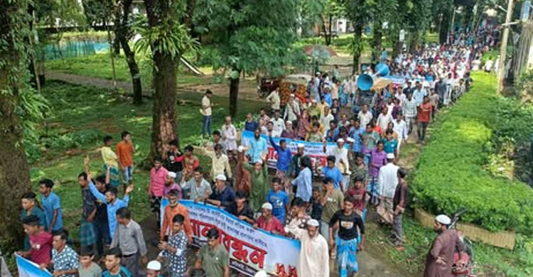 জৈন্তাপুরে দ্যা মেঘালয় টি এস্টেটের ইজারা বাতিলের দাবিতে বি ক্ষো ভ মি ছি ল ও সমাবেশ