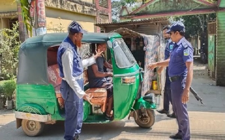জগন্নাথপুরে পুলিশের অ/ভিযানে ৭ হাজার টাকা জ/রিমানা