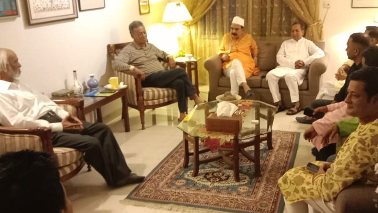 কারামুক্ত মির্জা ফখরুল ও আমীর খসরুর বাসায় বিএনপি নেতারা