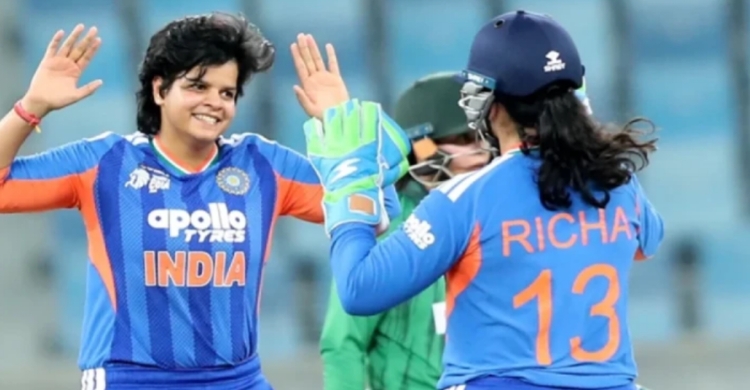 পাকিস্তানকে ৫৫ রানে গুটিয়ে ভারতের দাপুটে জয়
