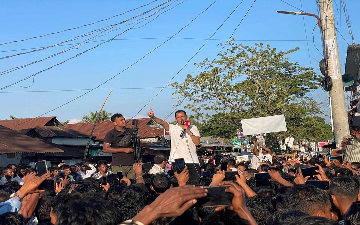 প্রাথমিক মনোনয়ন বঞ্চিত হয়েও ভালোবাসায় সিক্ত তাহিরপুরের জনপ্রিয় নেতা কামরুজ্জামান কামরুল