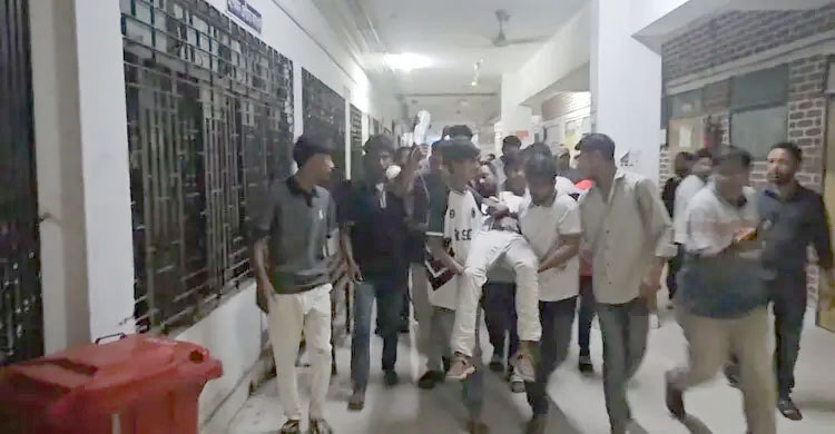 এমপি-প্রতিমন্ত্রীর কর্মী-সমর্থকের সংঘর্ষে আ হ ত ১৪