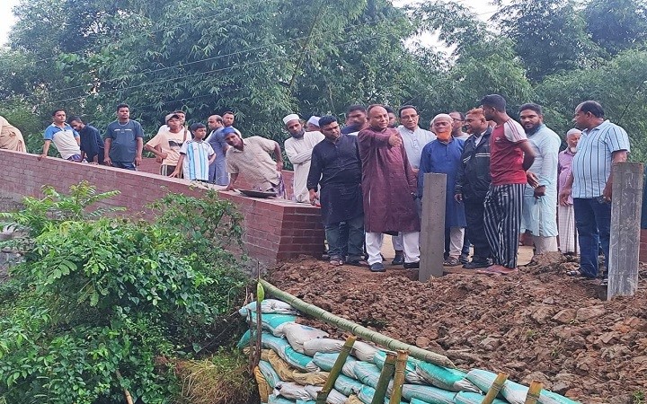 &lsquo;দেওয়ানের পুল&rsquo;কে সংরক্ষণ করে পর্যটন স্পটে রূপ দেওয়া হবে: এমপি এমরান চৌধুরী