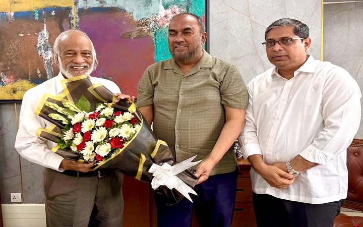 স্থানীয় সরকার মন্ত্রীর সঙ্গে সিসিক প্রশাসকের মতবিনিময়