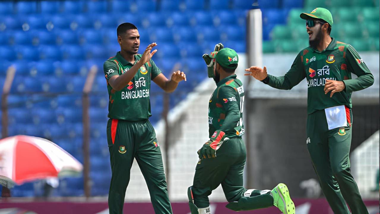 অলআউটের শঙ্কায় শ্রীলঙ্কা