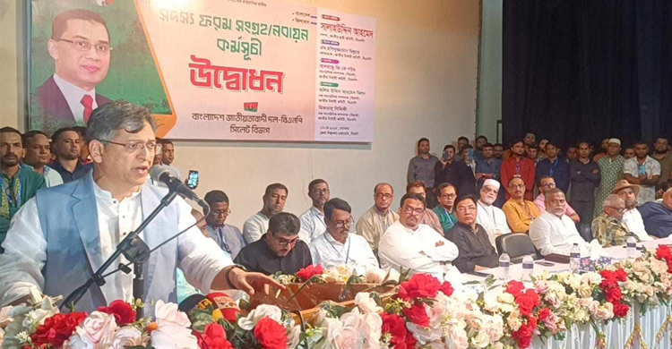 দ্রুত ইশরাককে শপথ পড়ানোর আহবান সালাউদ্দিনের