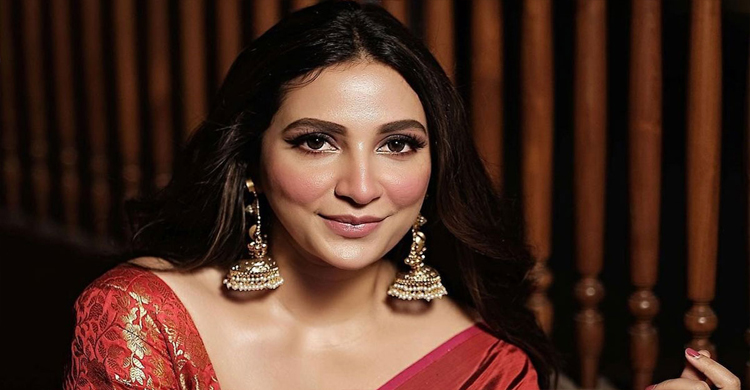 ৪ ছেলে ৮ মেয়ের মা হবেন, চমকে গেলেন শুভশ্রী