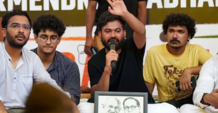 সরকারই আলোচনায় এগিয়ে আসুক, শিক্ষামন্ত্রীর পদত্যা*গে অনড় আ ন্দো ল নকারীরা