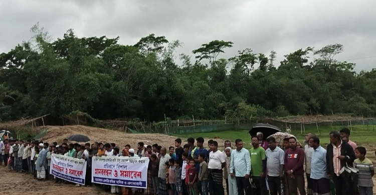 গোয়াইনঘাটে রেকর্ডীয় জমি বালু মহালে অন্তর্ভুক্ত করার প্রতিবাদে মা ন ব ব ন্ধ ন