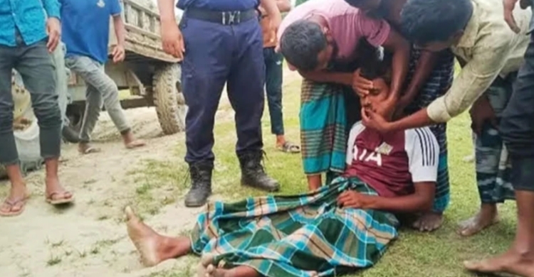 ডোমারে নদী রক্ষায় অ ভি যা ন: বালু উত্তোলনে জরিমানা ১ লাখ টাকা