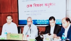 শ্রমিকদের চিকিৎসা ও সন্তানদের শিক্ষায় সহায়তা দেবে সরকার: মন্ত্রী আরিফ