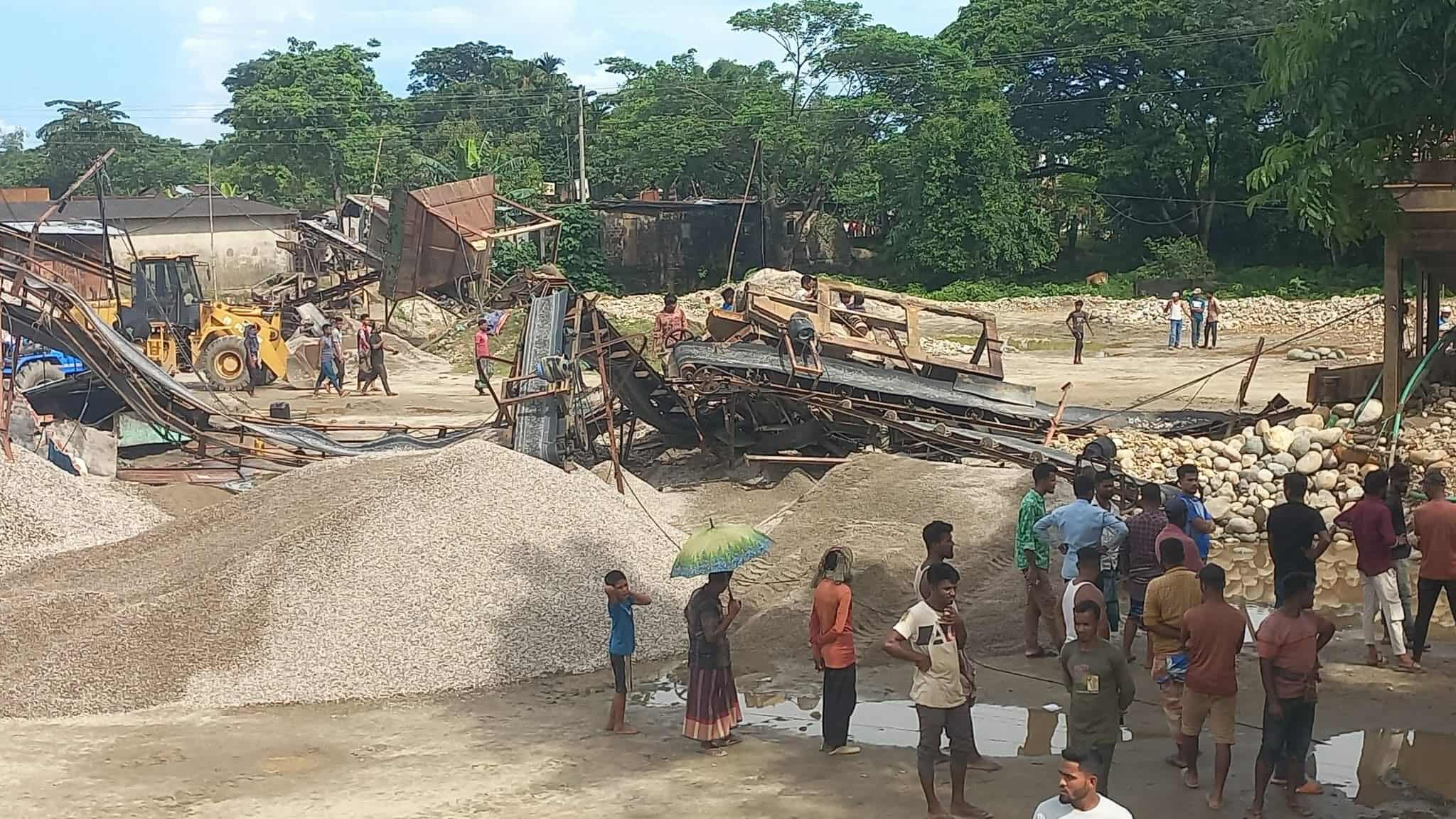 কোম্পানীগঞ্জে ভা*ঙা হলো ১৭টি ক্রাশার মেশিন