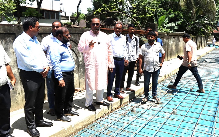 নগরজুড়ে উন্নয়নকাজ পরিদর্শনে সিসিক প্রশাসক, দ্রুত সম্পন্নের নির্দেশ