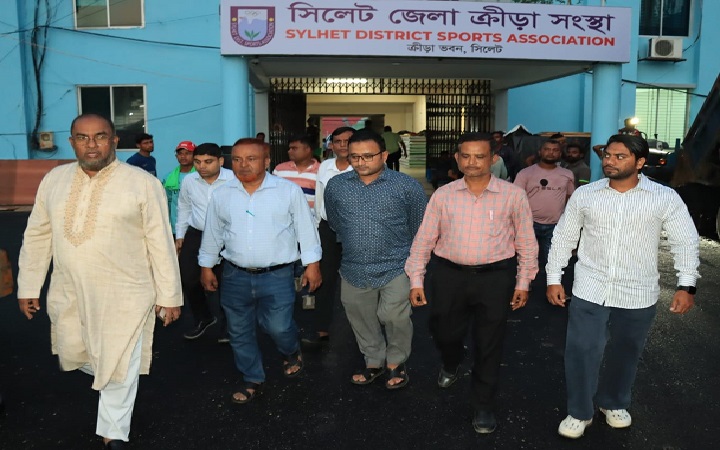 নতুনকুঁড়ি স্পোর্টসের উদ্বোধনী মঞ্চ প্রস্তুত, পরিদর্শনে সিসিক প্রশাসক