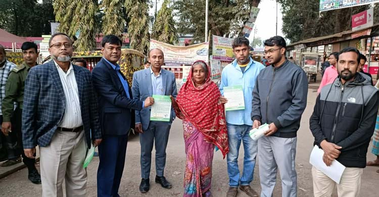 জৈন্তাপুরে "গণভোট" সম্পর্কে সচেতনতা সৃষ্টিতে লিফলেট বিতরণ