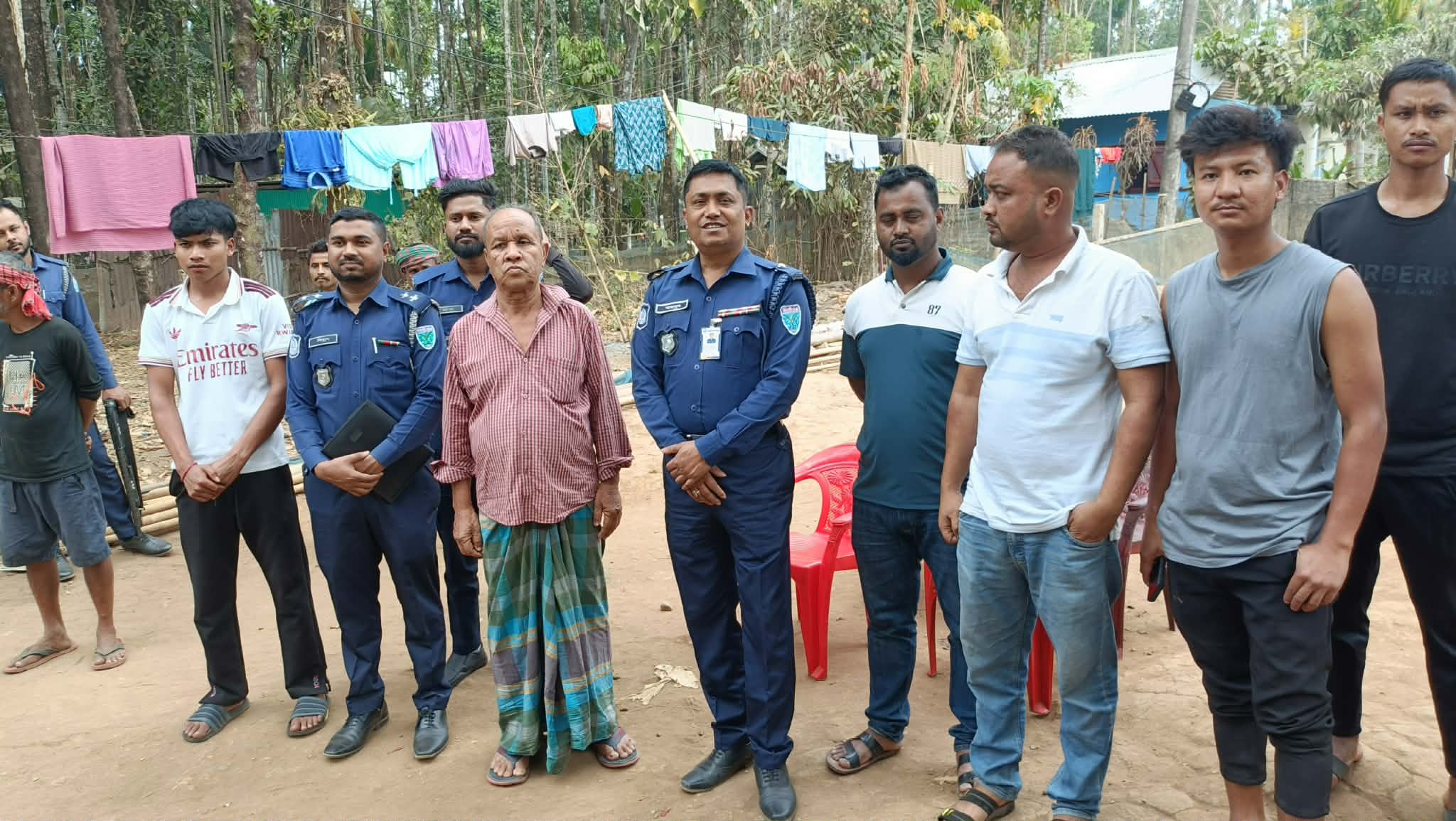 জৈন্তাপুরে খাঁসিয়াপল্লীর নিরাপত্তায় পুলিশ টহল জোরদার