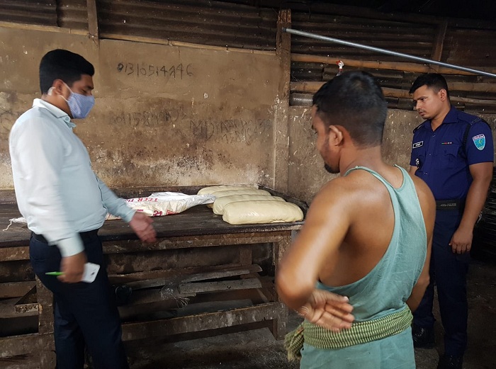 মৌলভীবাজারে দুই প্রতিষ্ঠানকে ১৮ হাজার টাকা জরিমানা ভোক্তা অধিদপ্তরের 