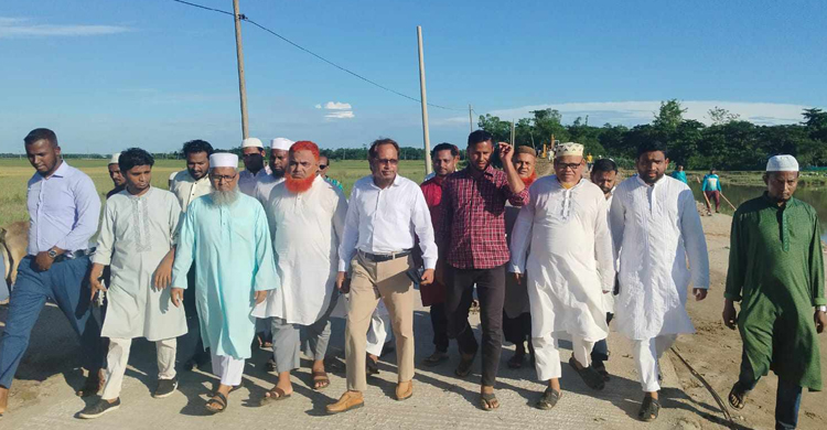 গোয়াইনঘাটের বিভিন্ন বেহাল সড়কের সং স্কা র কাজের অগ্রগতি পরিদর্শনে জয়নাল আবেদীন 