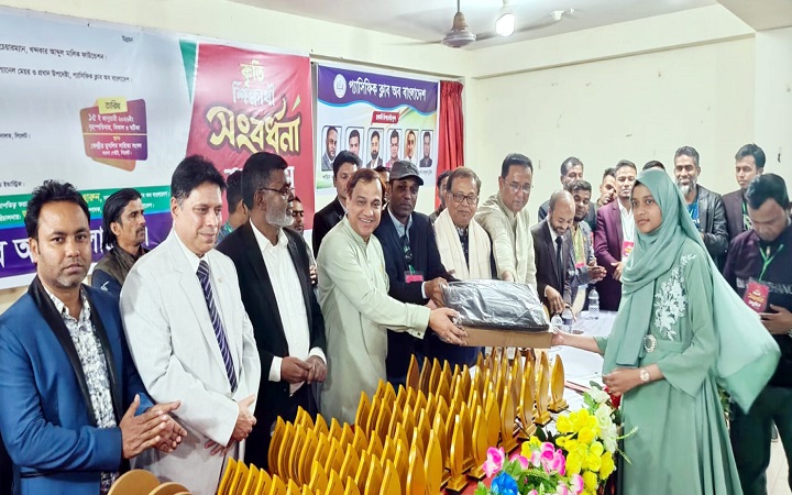 মেধাবী শিক্ষার্থীরাই জাতির প্রকৃত সম্পদ -  কয়েস লোদী