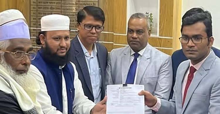 সিলেট-৬ আসনে স্বতন্ত্র প্রার্থী হিসেবে মনোনয়নপত্র জমা দিলেন হাফিজ মাওলানা ফখরুল ইসলাম