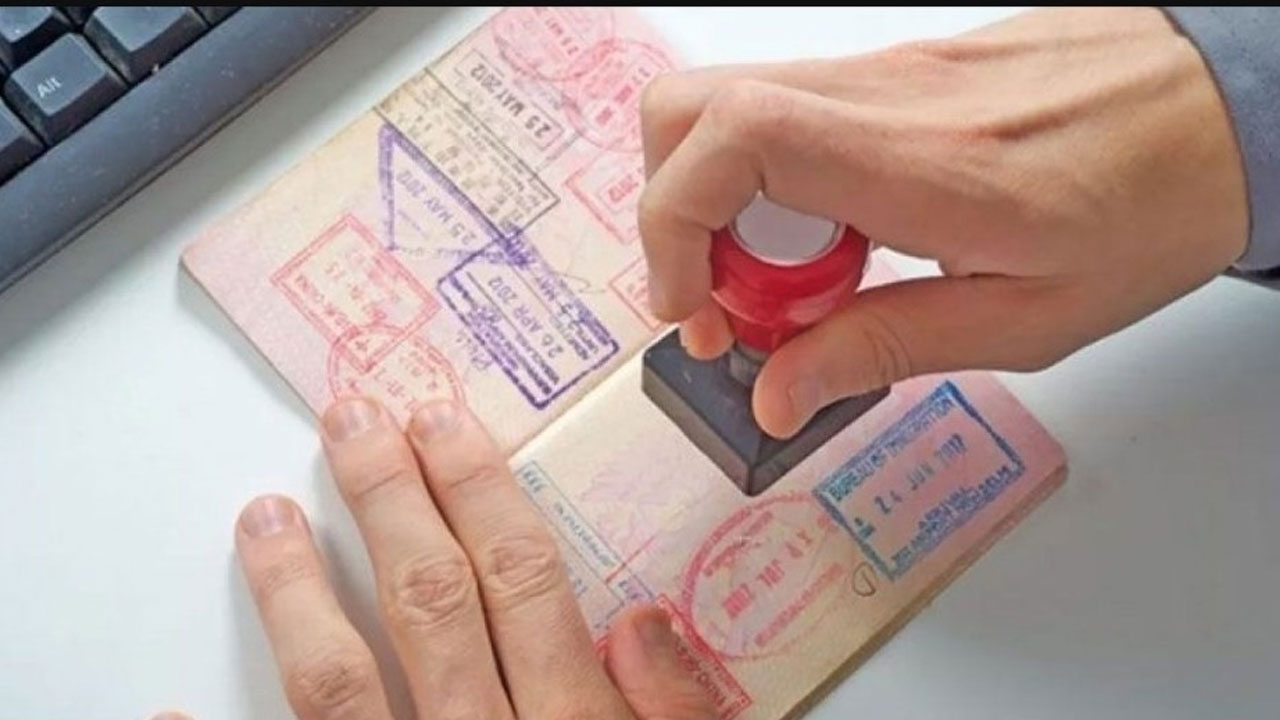 বাংলাদেশিদের জন্য সকল ভিসা বন্ধ করল ওমান