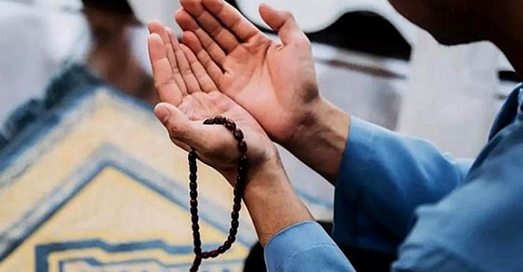 শুক্রবার যে আমল করলে মাফ হয় ৮০ বছরের গুনাহ