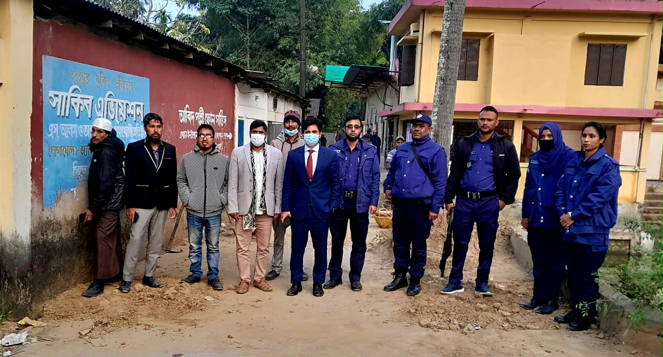 গোলাপগঞ্জে রাস্তা থেকে অ*বৈধ তোরণ অপসারণ