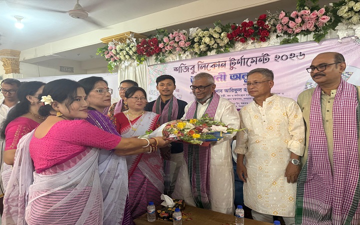 &lsquo;মণিপুরীরা আমাদের সংস্কৃতির এক অনন্য সৌন্দর্য বহন করে&rsquo;-আরিফুল হক চৌধুরী