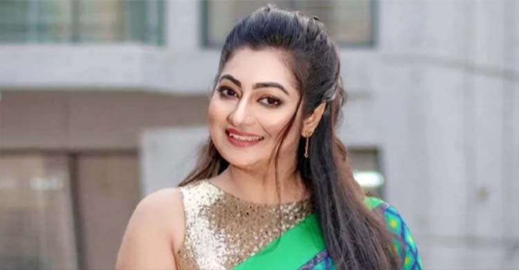   ২৮ বিয়ের গুঞ্জন, মুখ খুললেন অভিনেত্রী রোমানা