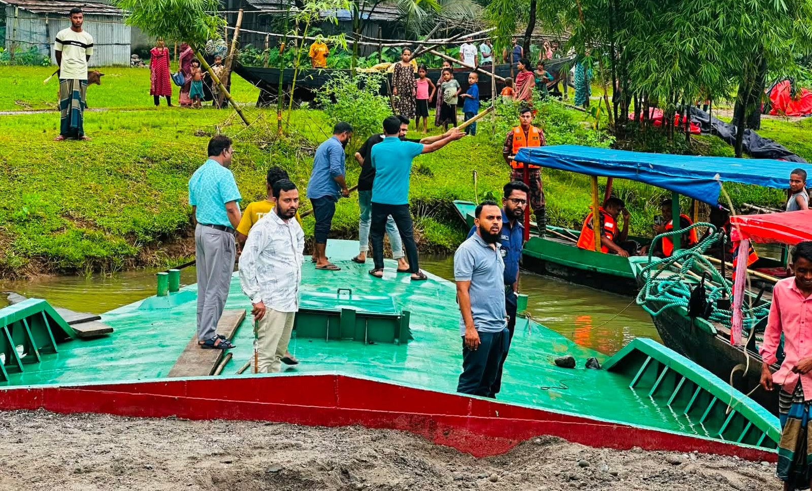 গোয়াইনঘাটে ইজারার শর্ত ল'ঙ্ঘন করে পাথর উত্তোলন, আ'টক ৮