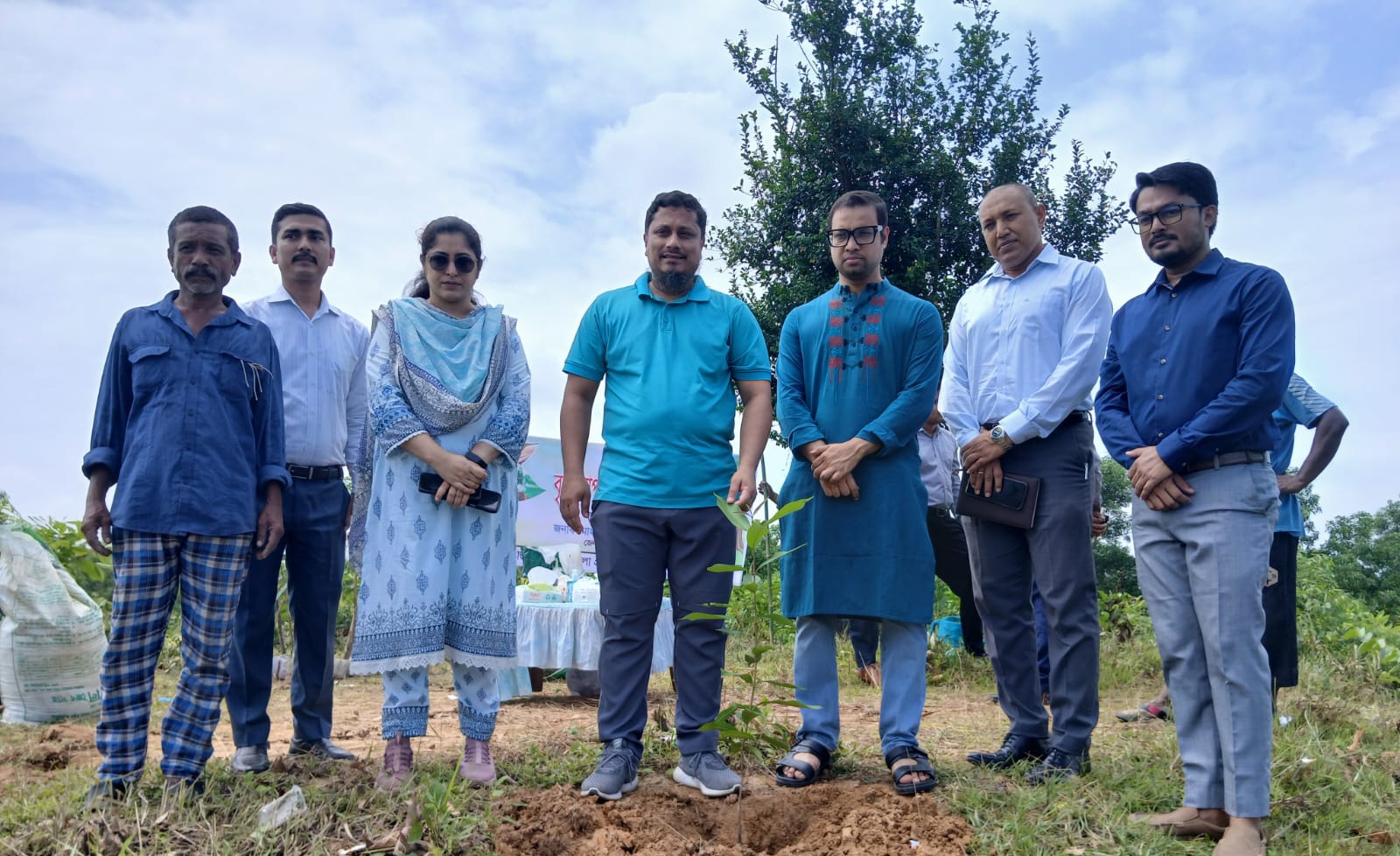 সিলেটে উদ্ধারকৃত খাস জমিতে বৃক্ষরোপণের উদ্বোধন