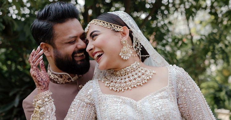 রাজীবের সঙ্গে প্রেম-বিয়ের গল্প বললেন মেহজাবীন