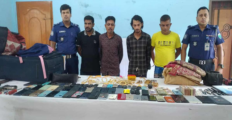 জকিগঞ্জে পুলিশের অভিযানে আন্তঃজেলা ডা কা ত দলের ৪ সদস্য গ্রে ফ তা র