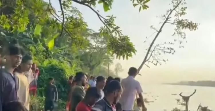 আজমিরীগঞ্জে নিখোঁজের একদিন পর কালনী-কুশিয়ারা নদী থেকে গৃ*হবধূর ম*রাদেহ উদ্ধার