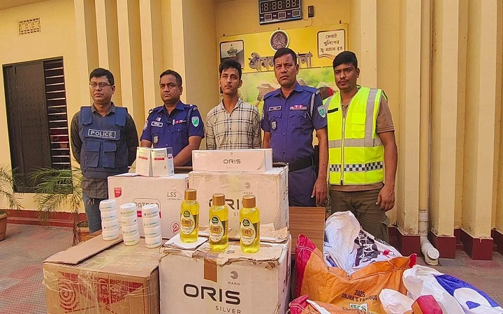 শ্রীমঙ্গে এস এ পরিবহন অফিসে অভি*যানে ১১ লাখ টাকার ভার*তীয় পণ্য উ*দ্ধার, একজন গ্রে*ফতার
