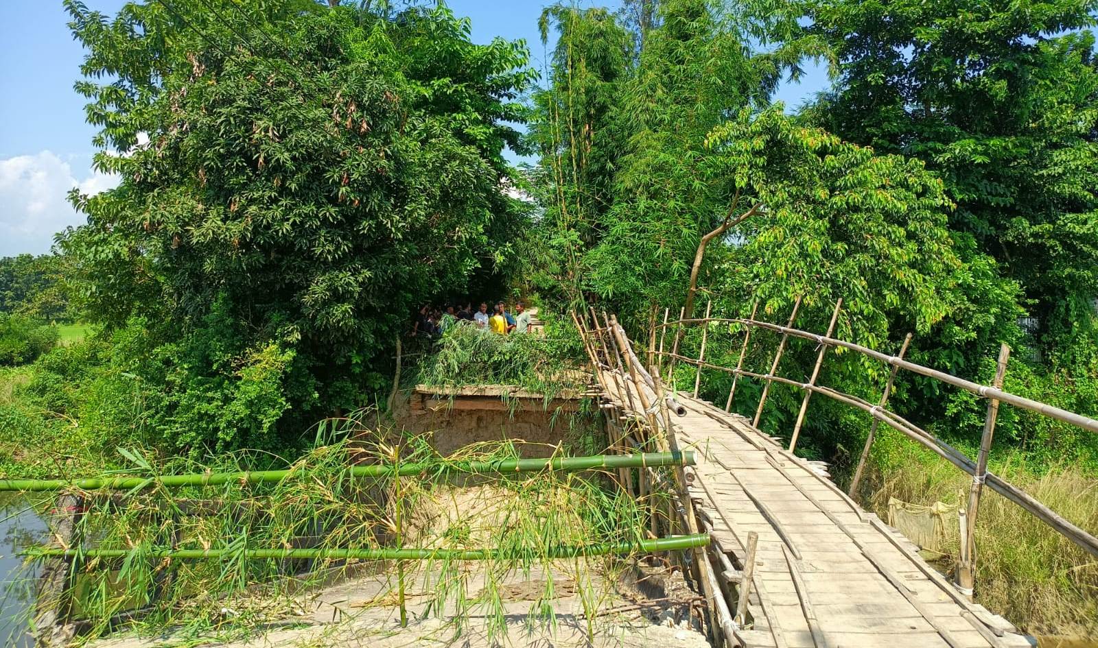 ছাতকের অস্থায়ী মৌলা সেতু যেন ম*রণফাঁদ