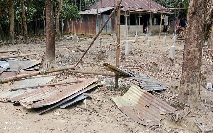 গোয়াইনঘাটে রাতে কৃষকের নির্মাণাধীন ঘর ভা*ঙচুরের অভি*যোগ