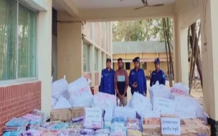 ১ কোটি ৩৭ লাখ টাকার ভার*তীয় পন্য বোঝাই ট্রাক জ*ব্দ, আট*ক ১