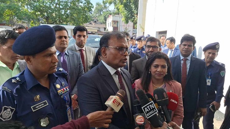 আশা করছি প্রতিদ্বন্দ্বিতামূলক নির্বাচন হবে: ইসি আনিছুর রহমান