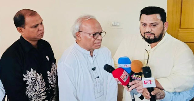 হাসপাতালে ভিড় না করে খালেদা জিয়ার জন্য দোয়ার আহ্বান রিজভীর