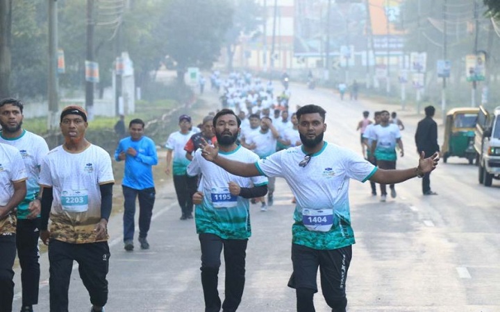 সিলেটে হাজারও দৌড়বিদের   অংশগ্রহণে হাফ ম্যারাথন