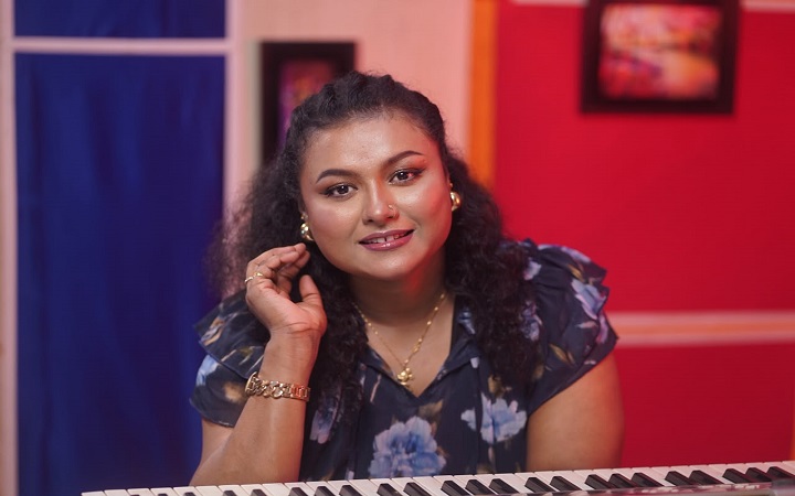 সুরের ভেলায় দর্শকের হৃদয় ছুঁতে চান বিথী